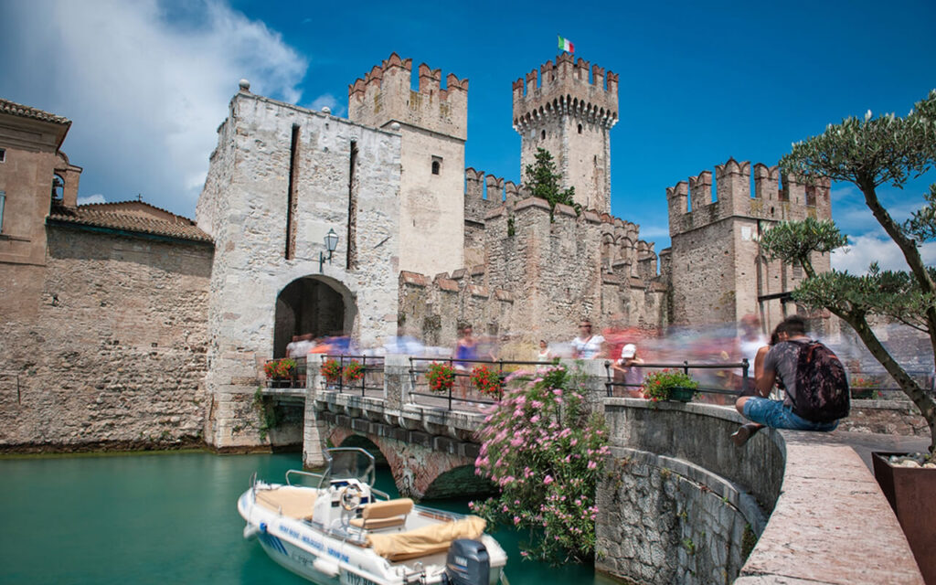 เมืองซีร์มิโอเน่ (Sirmione)