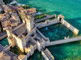 เมืองซีร์มิโอเน่ (Sirmione)